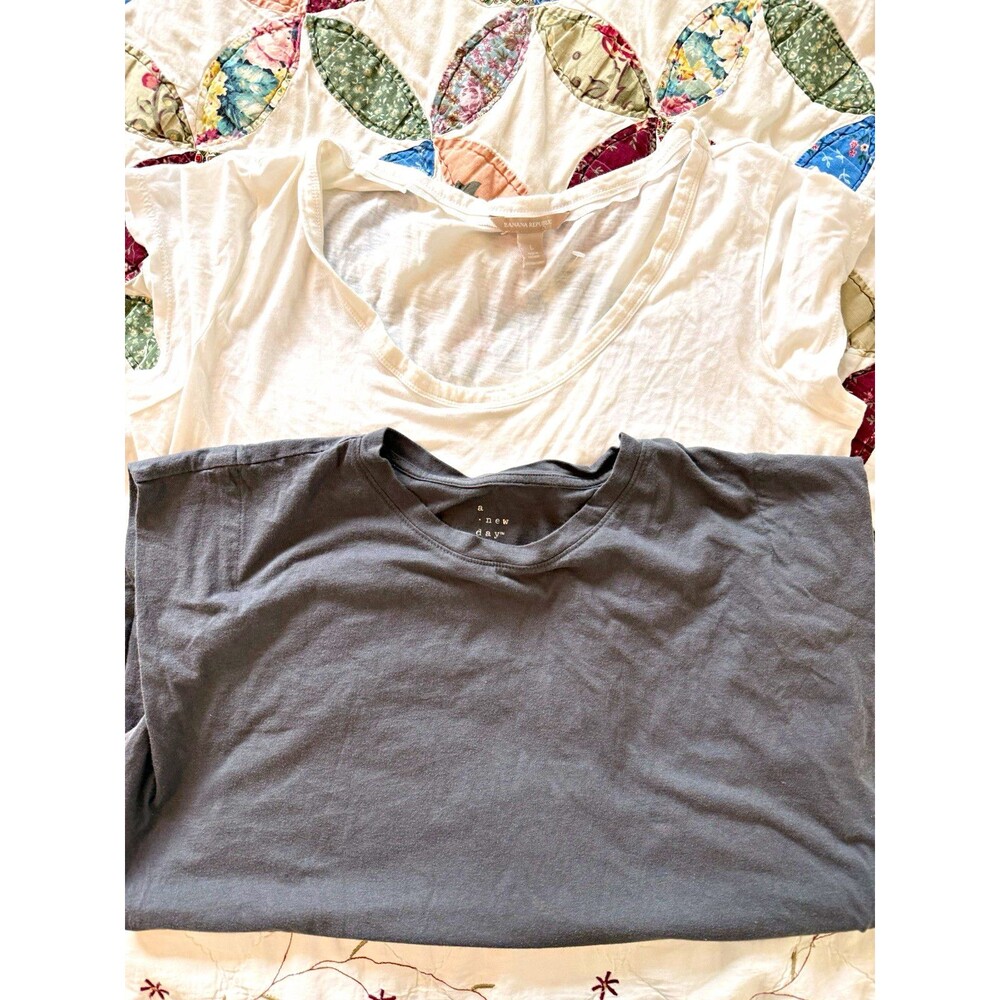 Banana Republic & A New Day Women's Solid Tee Lot White/Gray Scoop Neck, L